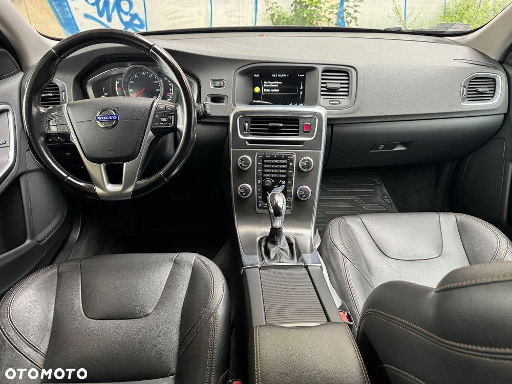 Volvo V60 Cross Country T5 AWD Momentum - 9