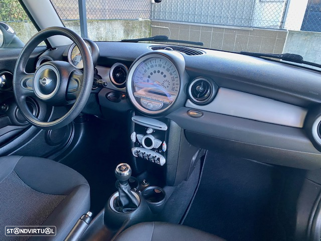 MINI Clubman Cooper D - 11