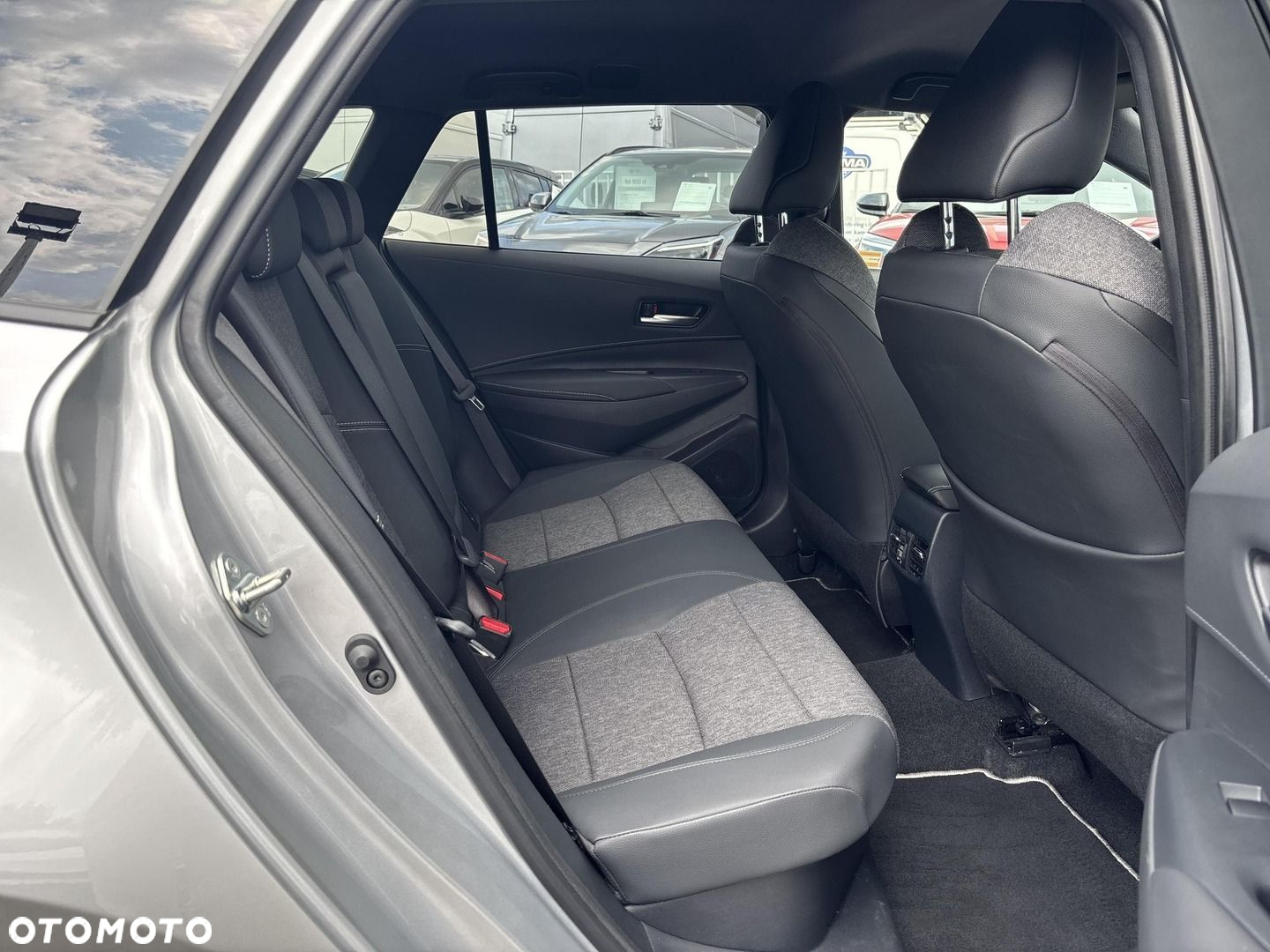 Toyota Corolla - 13