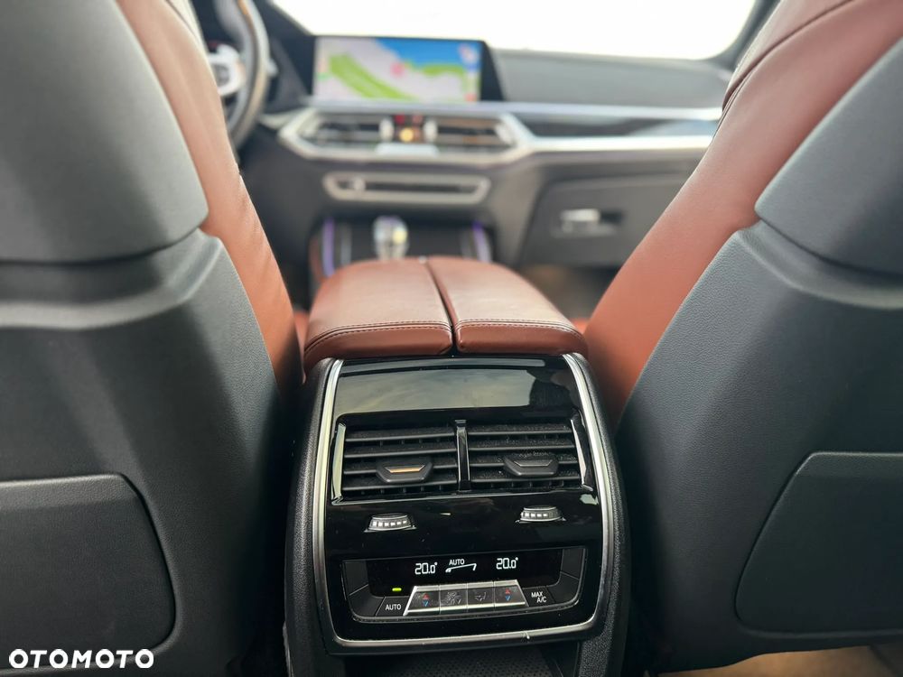 BMW X7 xDrive40i sport - 30