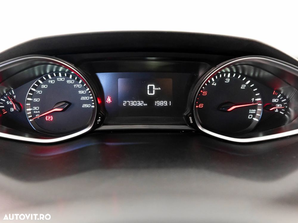 Peugeot 308 1.6 HDI FAP Allure - 15