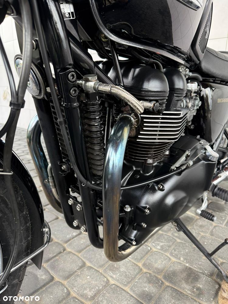 Triumph Bonneville - 32