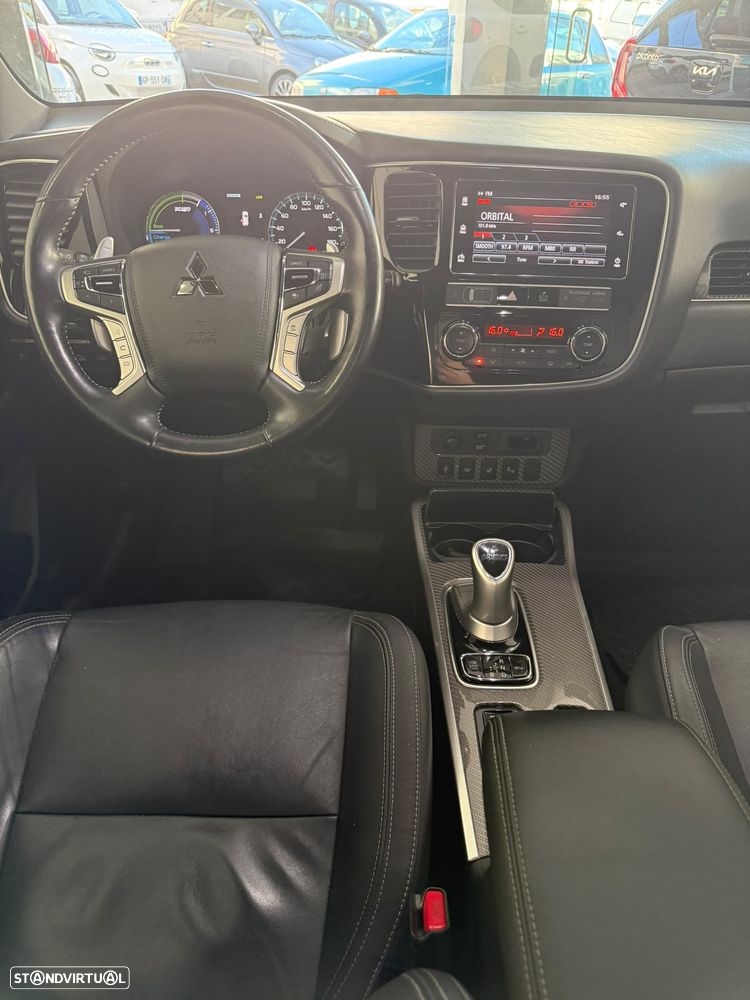 Mitsubishi Outlander 2.4 Intense - 9