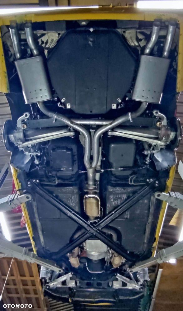 Chevrolet Corvette - 19