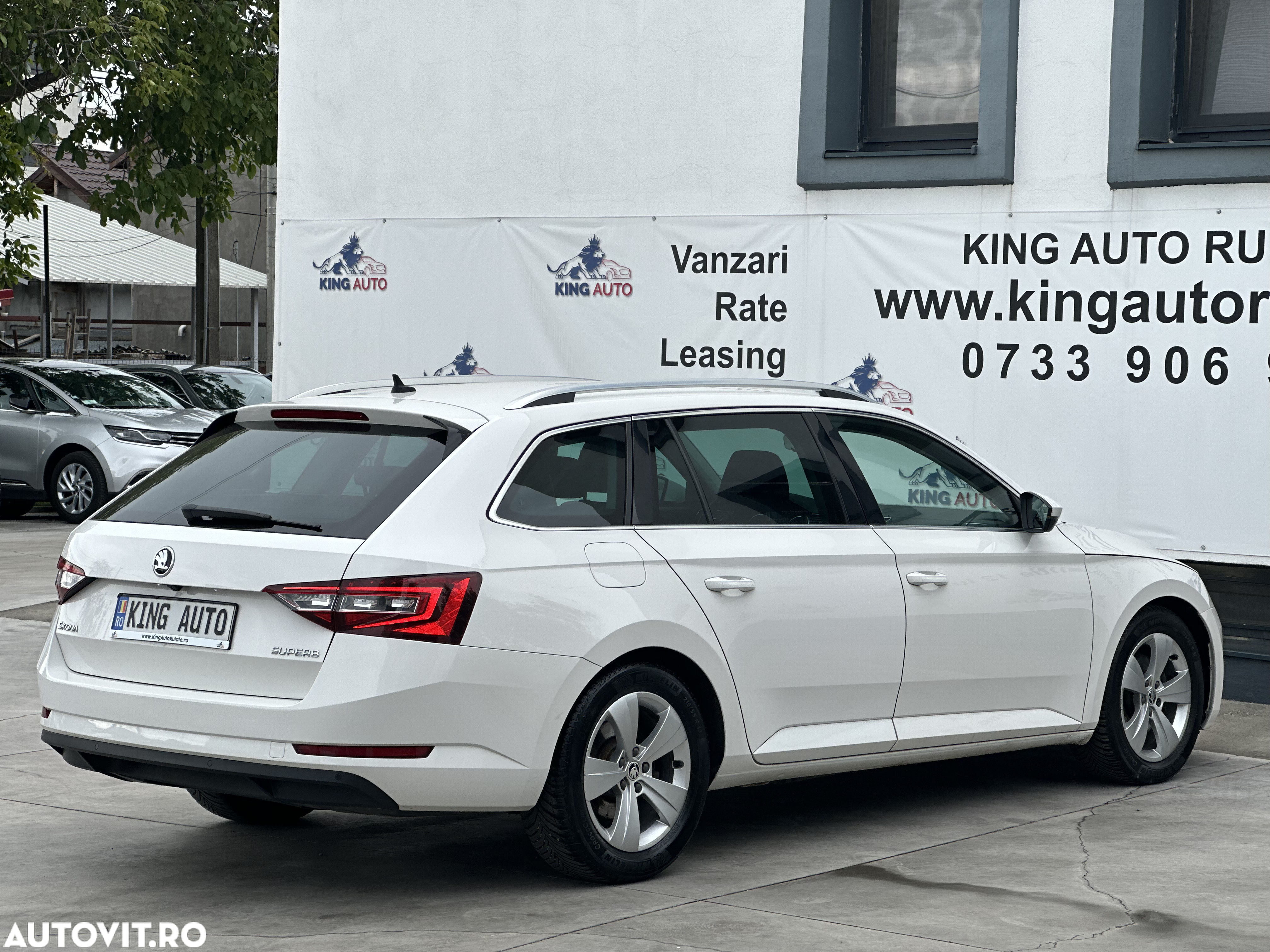 Skoda Superb Combi 2.0 TDI DSG Ambition - 29