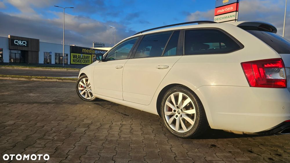 Skoda Octavia 2.0 TDI 4x4 RS Challenge DSG - 11