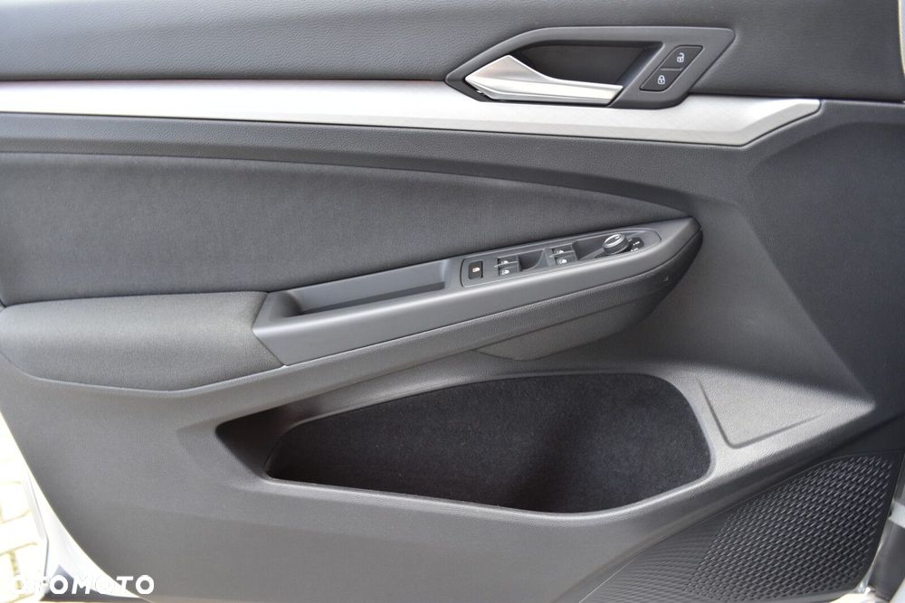 Volkswagen Golf - 24