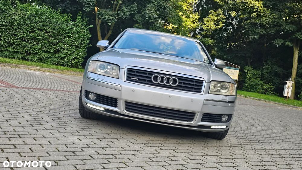 Audi A8 4.2 Quattro - 1
