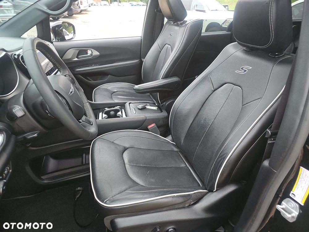 Chrysler Pacifica - 5