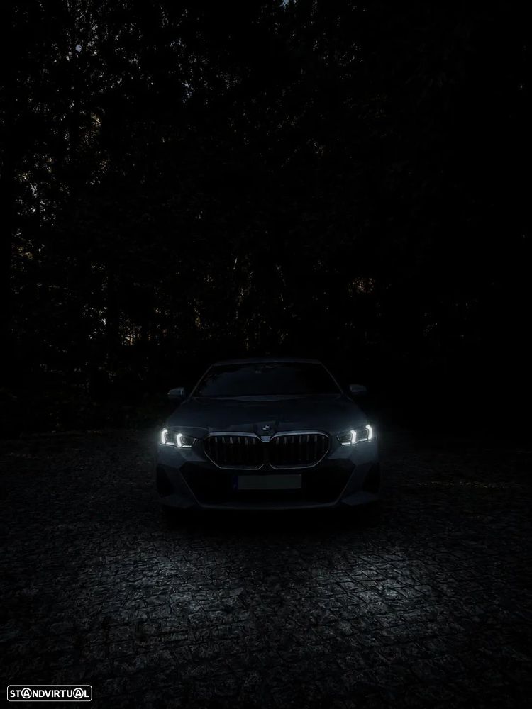 BMW 520 d Pack Desportivo M Pro — fotografia 29