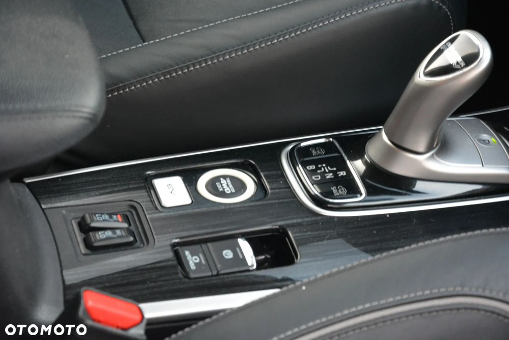 Mitsubishi Outlander 2.0 4WD Top - 8