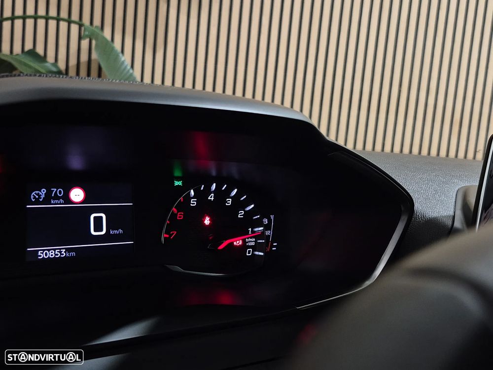 Peugeot 2008 1.2 PureTech Active Pack - 23