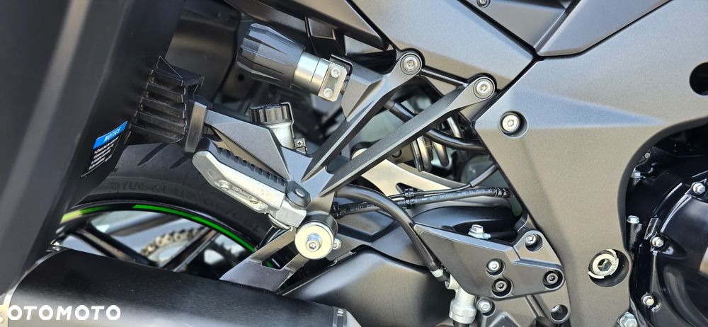 Kawasaki Ninja 1000 SX - 17