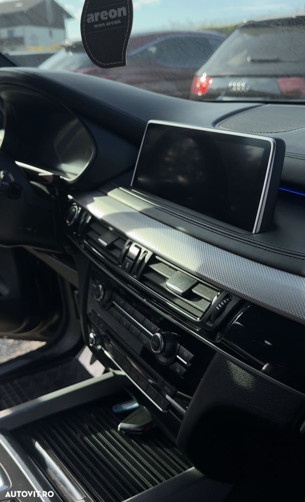 BMW X5 M M50d - 11
