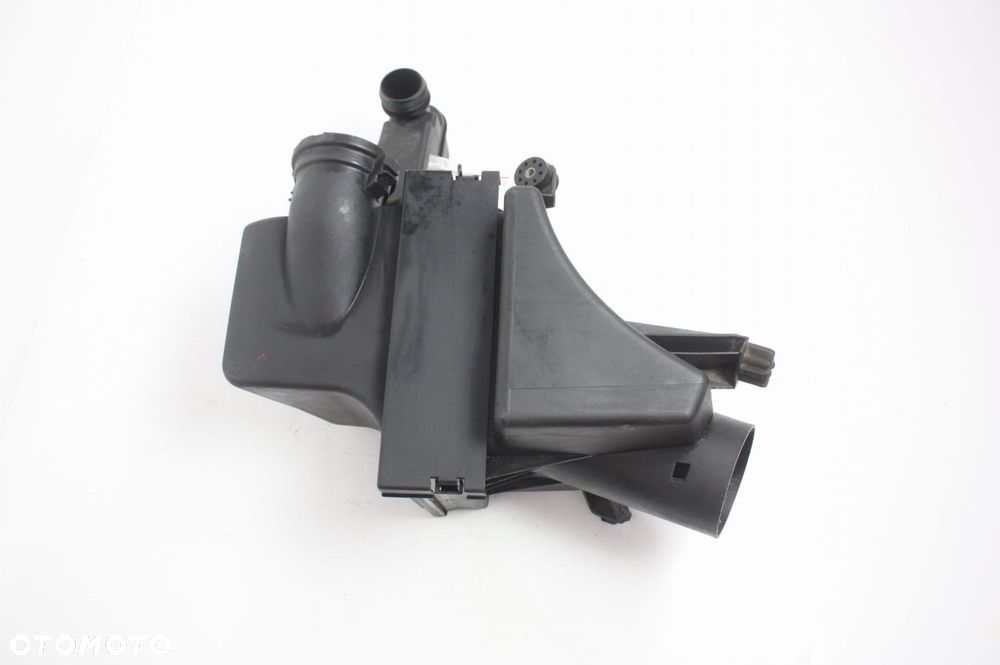OBUDOWA FILTRA POWIETRZA BMW 728 E38 - 1