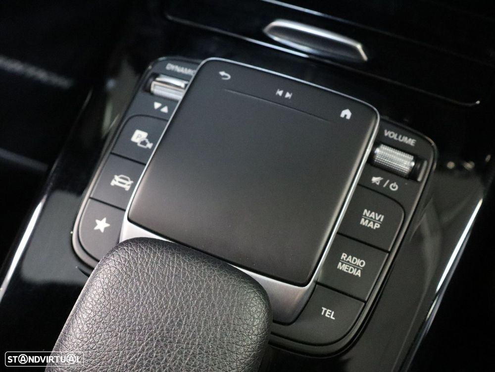 Mercedes-Benz A 250 e AMG Line - 18