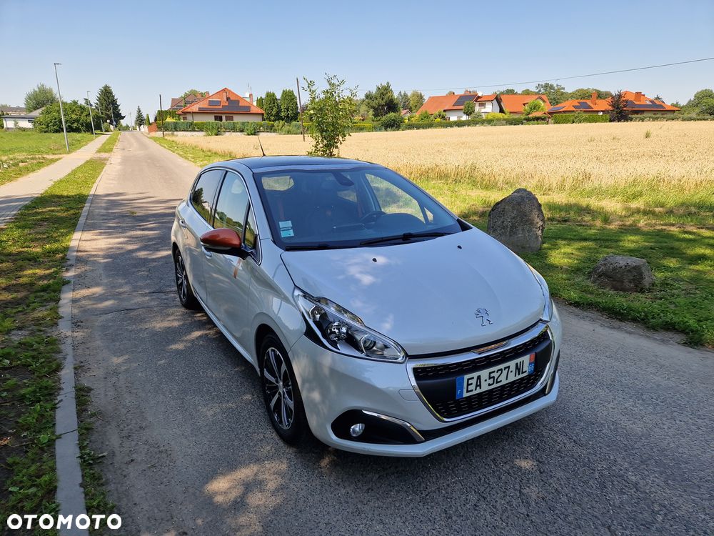 Peugeot 208 - 16