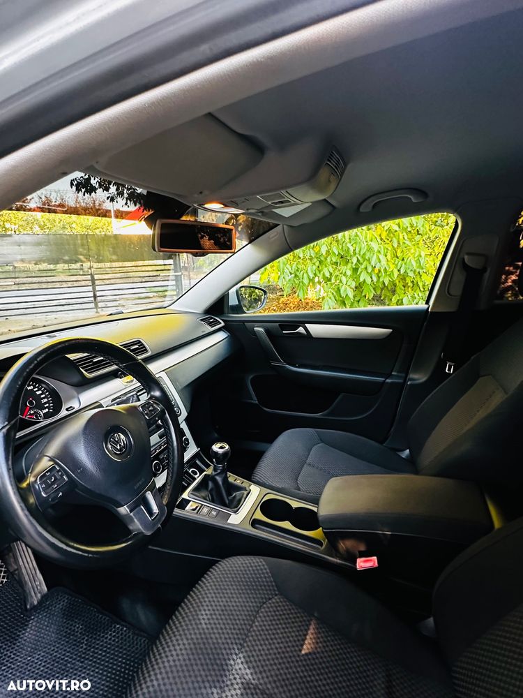 Volkswagen Passat - 8