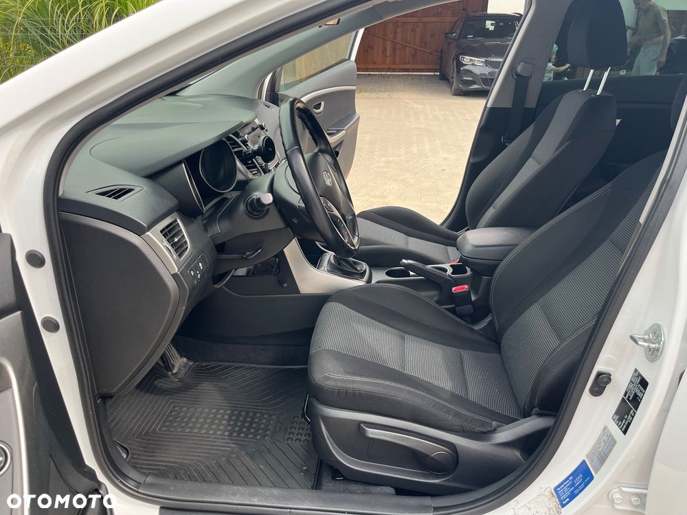 Hyundai i30 1.4 BlueDrive Comfort - 14