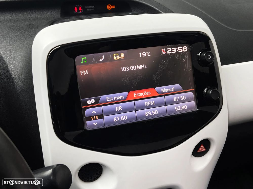 Peugeot 108 Top! 1.2 PureTech Allure - 16