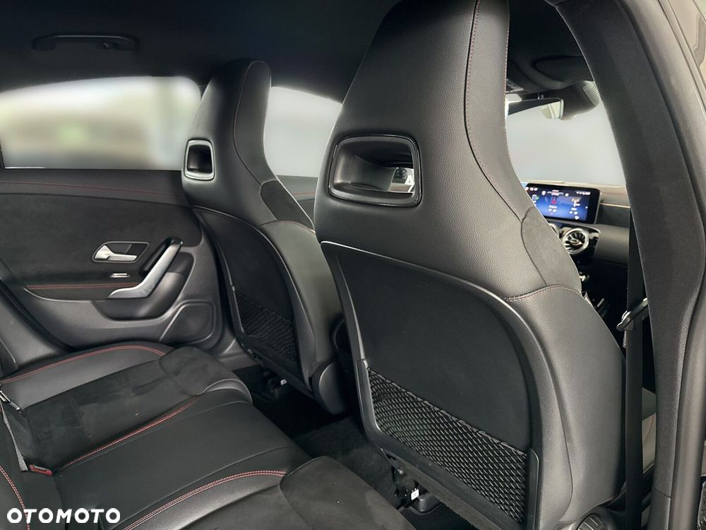 Mercedes-Benz CLA - 21