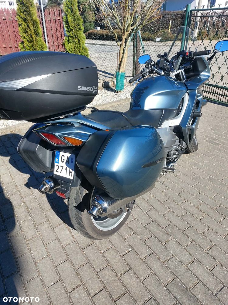 Yamaha FJR - 2