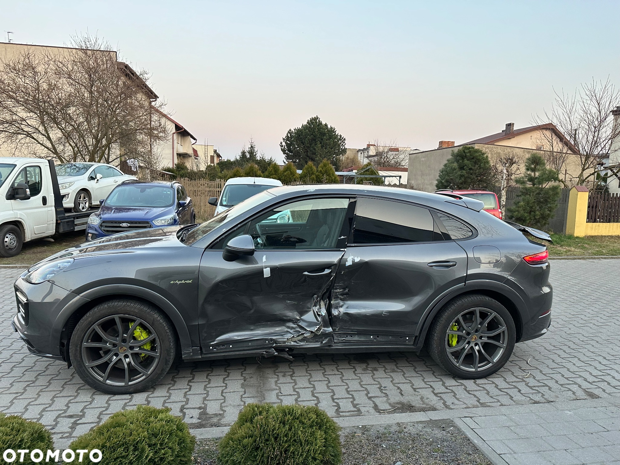Porsche Cayenne Coupe E-Hybrid Platinum Edition - 6