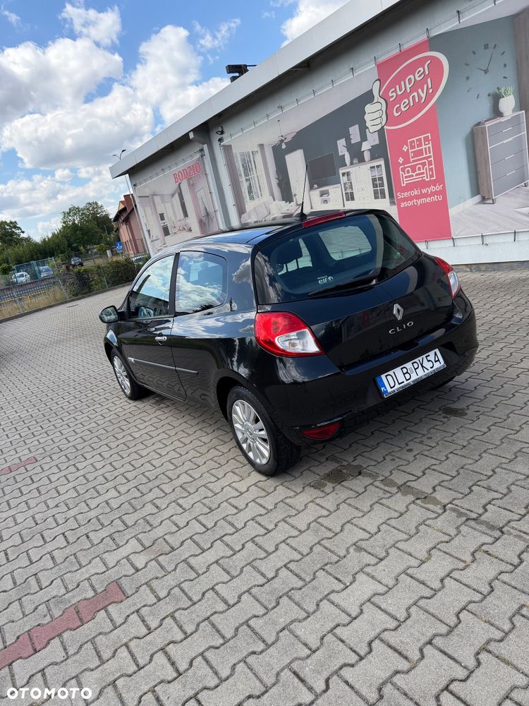 Renault Clio 1.2 16V Authentique - 4