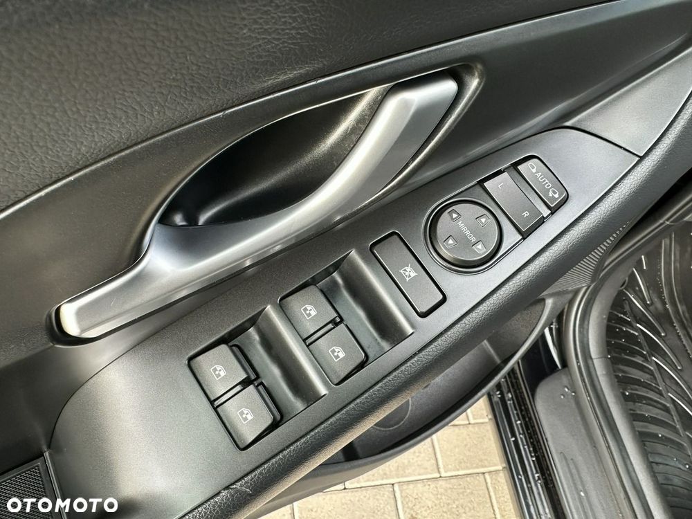 Hyundai i30 1.6 D Comfort DCT - 18