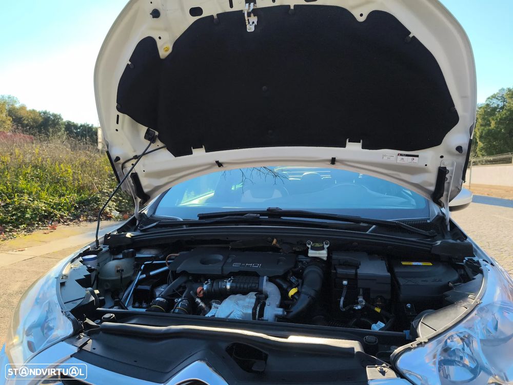 Citroën DS4 1.6 HDi So Chic - 32