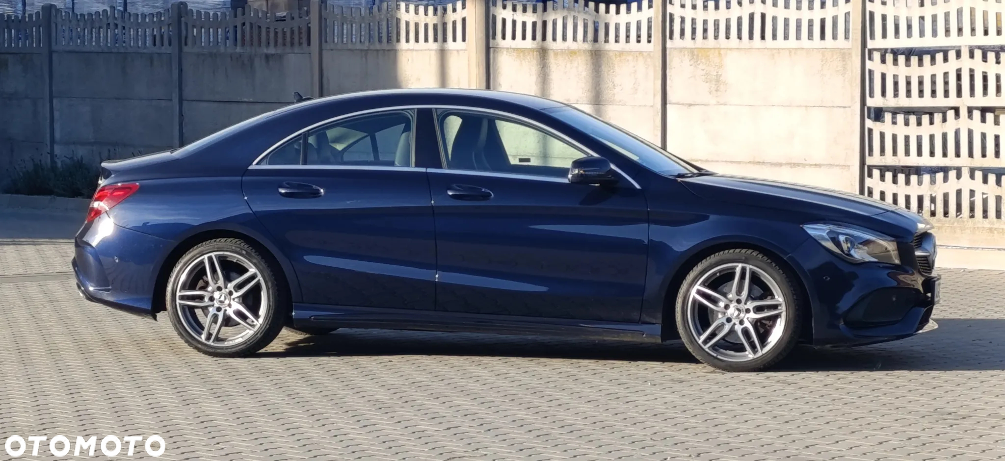 Mercedes-Benz CLA 220 4-Matic AMG Line - 10