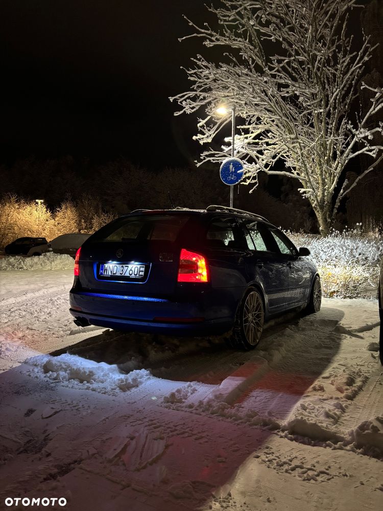 Skoda Octavia 2.0 TDI CR DPF RS - 16