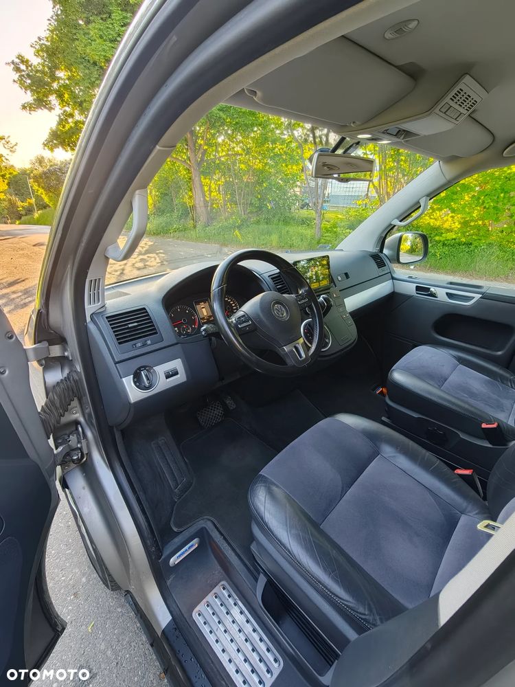 Volkswagen Multivan - 14