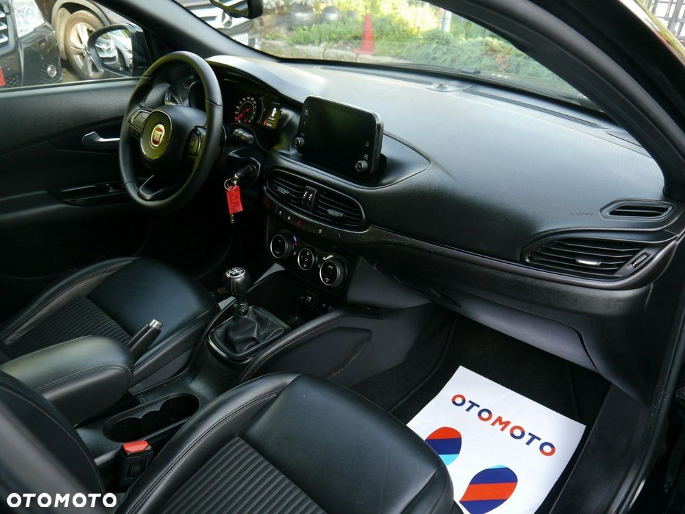 Fiat Tipo 1.6 MultiJet 16v Sport - 22