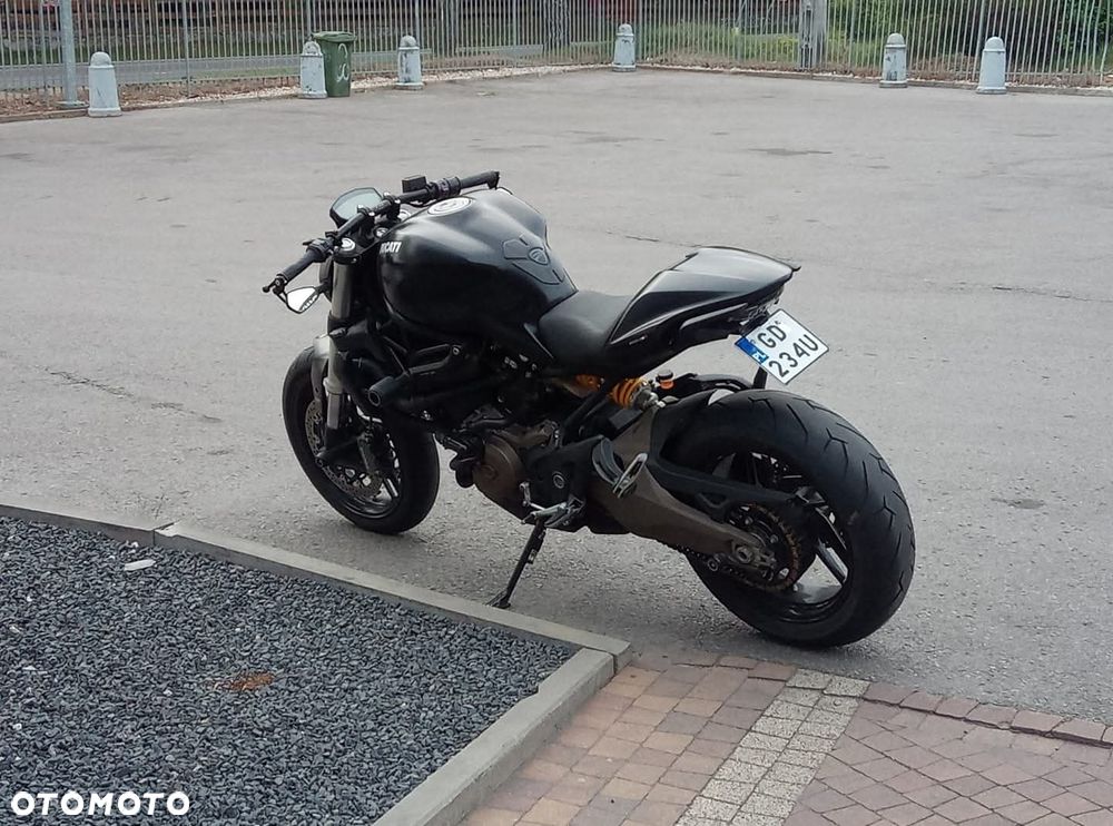 Ducati Monster - 32