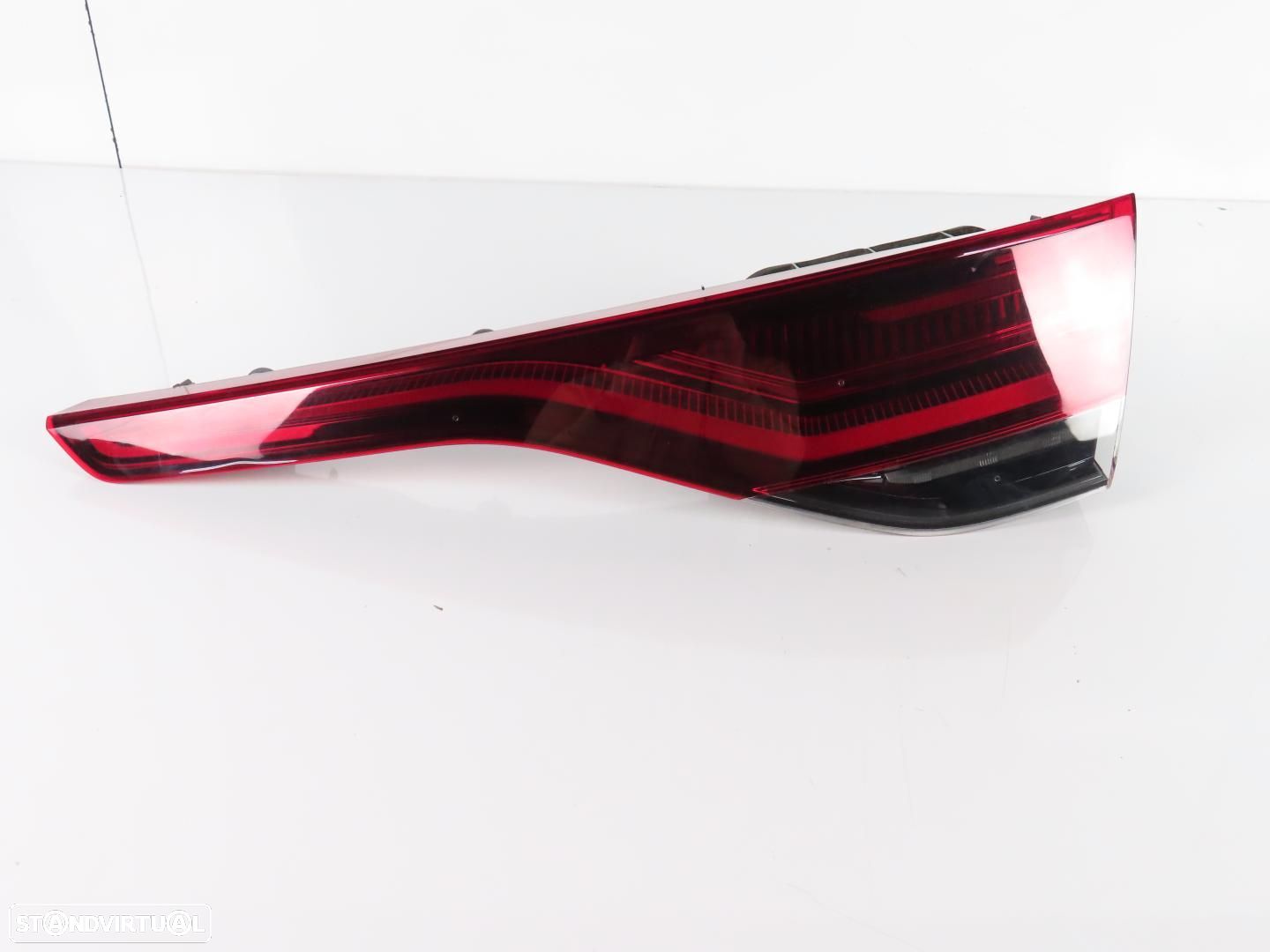Farolim da mala LED Direito Usado / Original RENAULT MEGANE IV Hatchback (B9A/M/... - 1