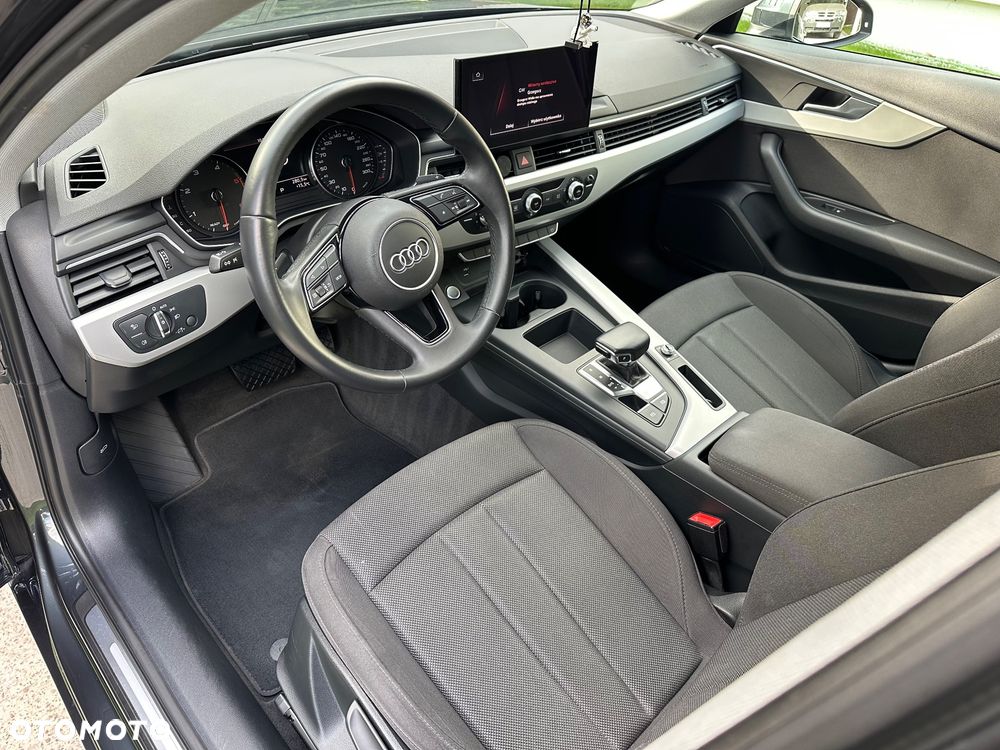 Audi A4 Avant 30 TDI S tronic - 12