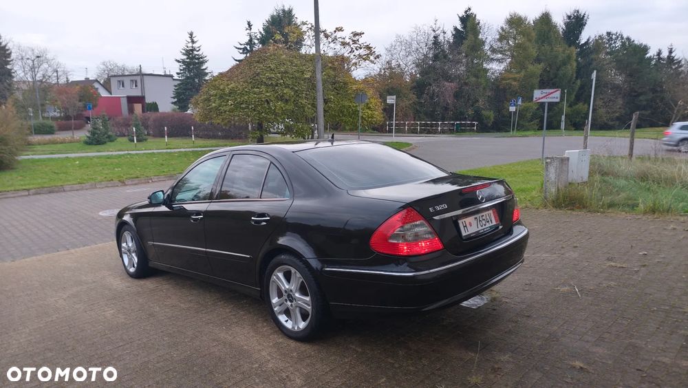 Mercedes-Benz Klasa E 320 CDI Avantgarde Sport Edition - 18