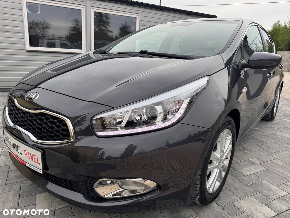 Kia Ceed 1.6 GDI ISG Dream-Team Edition - 12