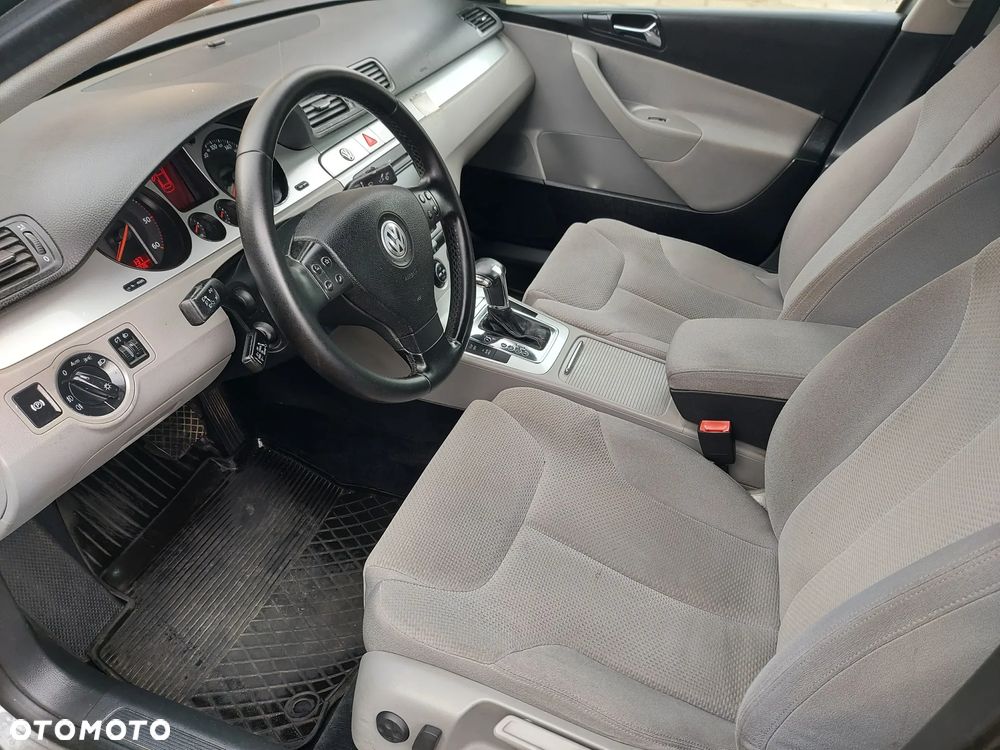 Volkswagen Passat 2.0 TDI Comfortline DSG - 6