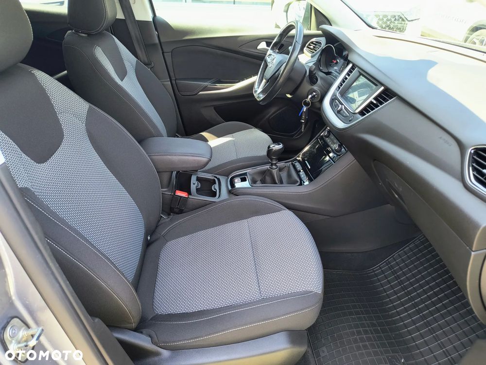 Opel Grandland X 1.2 T Enjoy S&S - 10