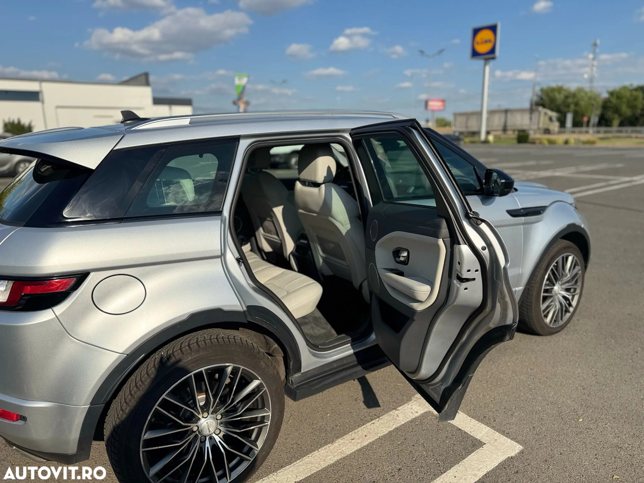 Land Rover Range Rover Evoque 2.0 D150 R-Dynamic HSE - 10