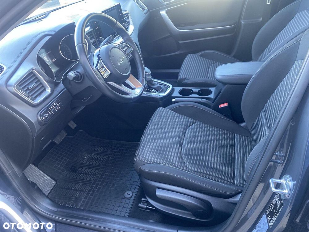 Kia XCeed - 10