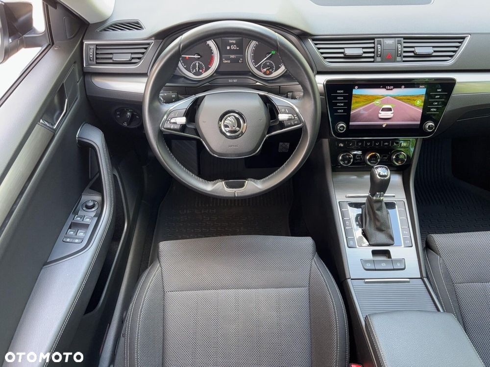 Skoda Superb 2.0 TDI SCR Style DSG - 20