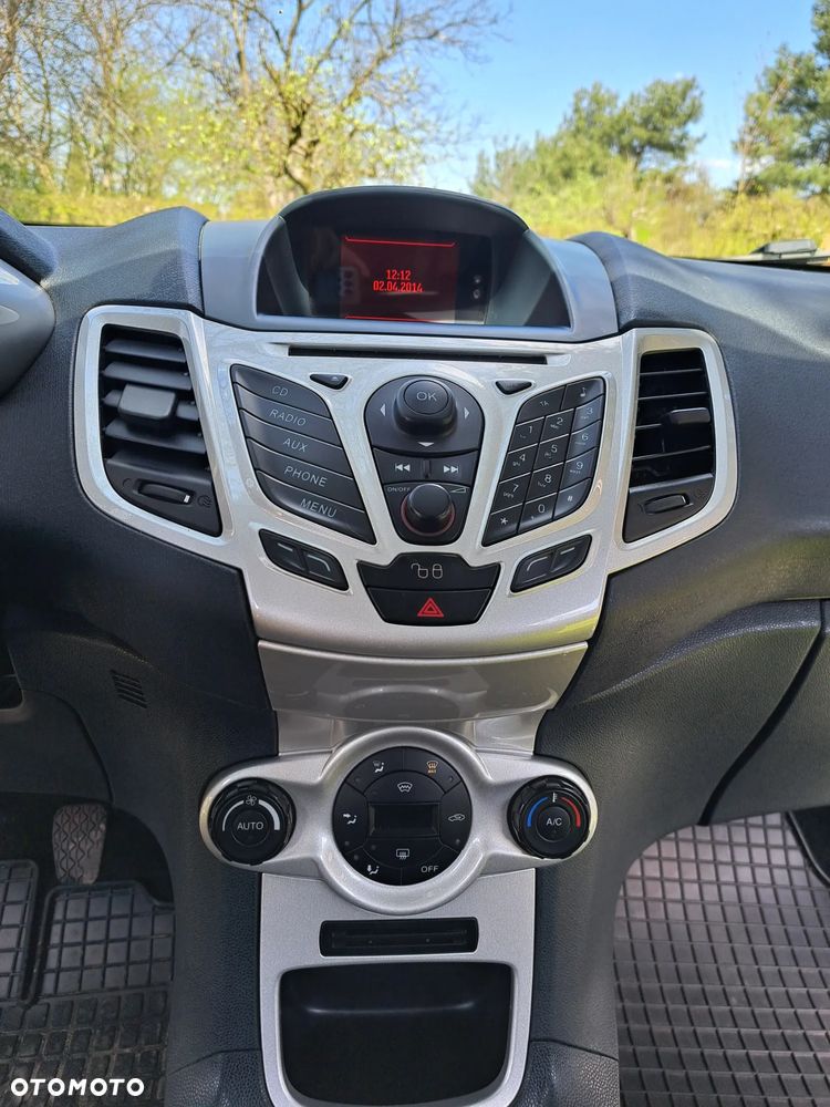 Ford Fiesta 1.25 Ambiente EU5 - 8