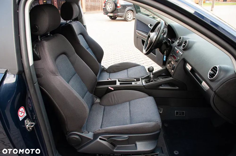 Audi A3 3-drzwiowe 2.0 FSI Attraction - 22