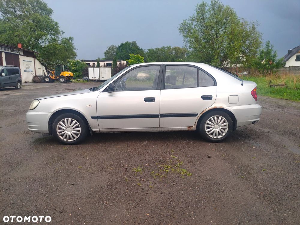 Hyundai Accent - 14