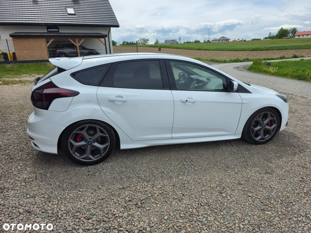 Ford Focus - 11