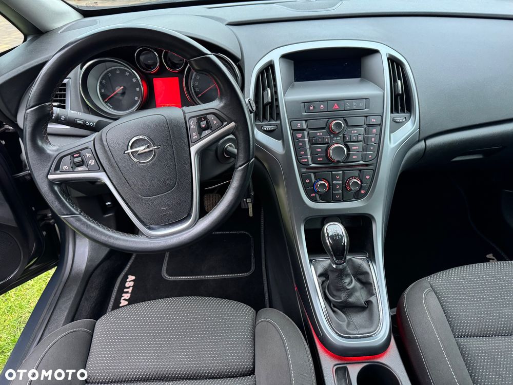 Opel Astra 1.4 Turbo Design Edition - 11