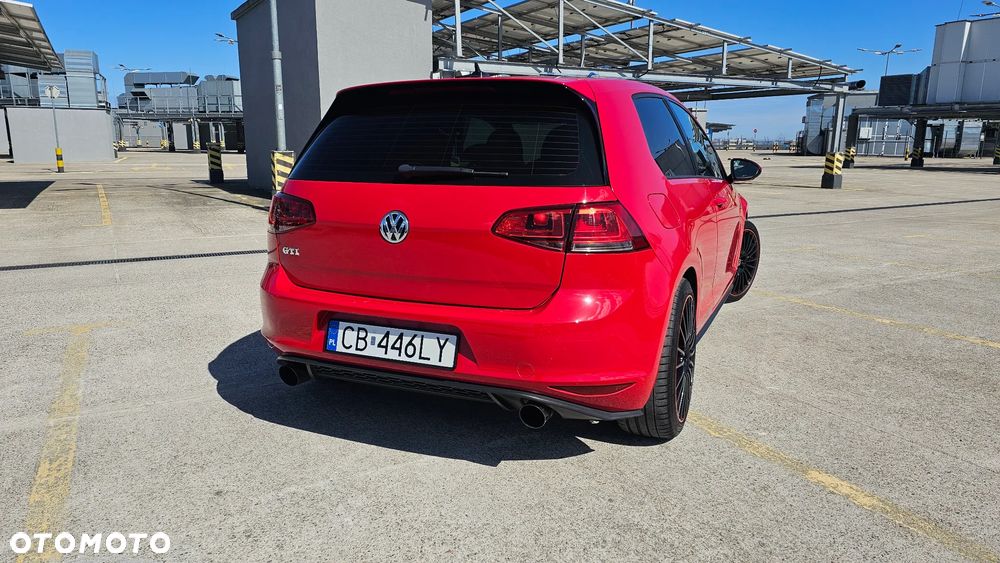 Volkswagen Golf - 7